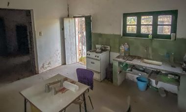 Oportunidad Terreno en Libertador Esquina Corrientes. 16 hectareas y casa de campo