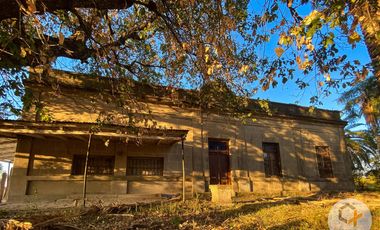 Oportunidad Terreno en Libertador Esquina Corrientes. 16 hectareas y casa de campo