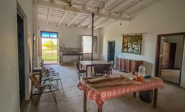 Oportunidad Terreno en Libertador Esquina Corrientes. 16 hectareas y casa de campo