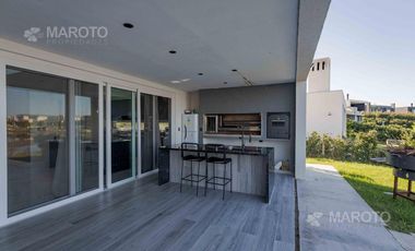 CASA EN VENTA EN PUERTOS - MARINAS - MAROTO PROPIEDADES