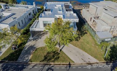 CASA EN VENTA EN PUERTOS - MARINAS - MAROTO PROPIEDADES