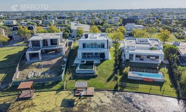CASA EN VENTA EN PUERTOS - MARINAS - MAROTO PROPIEDADES