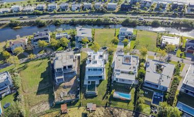 CASA EN VENTA EN PUERTOS - MARINAS - MAROTO PROPIEDADES
