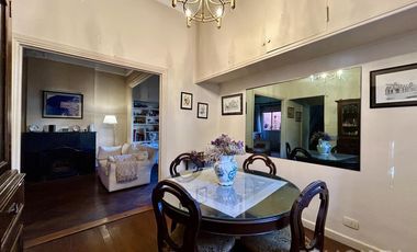 CASA VENTA VICENTE LOPEZ 5 AMBIENTES COCHERA