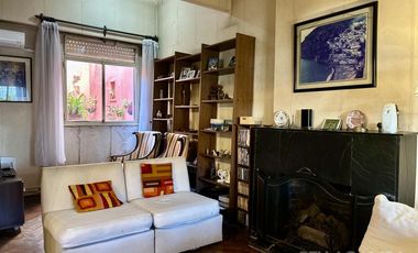 CASA VENTA VICENTE LOPEZ 5 AMBIENTES COCHERA