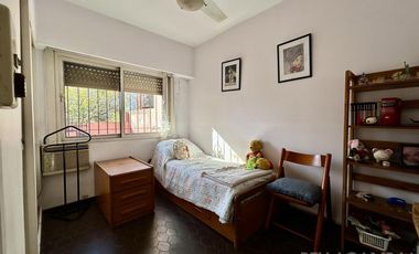 CASA VENTA VICENTE LOPEZ 5 AMBIENTES COCHERA