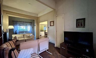 CASA VENTA VICENTE LOPEZ 5 AMBIENTES COCHERA