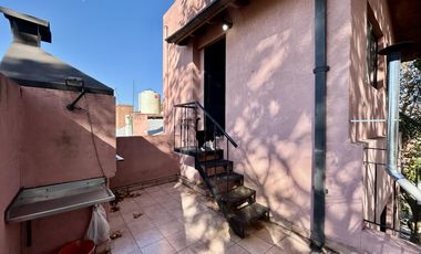 CASA VENTA VICENTE LOPEZ 5 AMBIENTES COCHERA