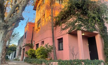 CASA VENTA VICENTE LOPEZ 5 AMBIENTES COCHERA