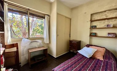 CASA VENTA VICENTE LOPEZ 5 AMBIENTES COCHERA