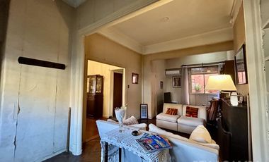 CASA VENTA VICENTE LOPEZ 5 AMBIENTES COCHERA