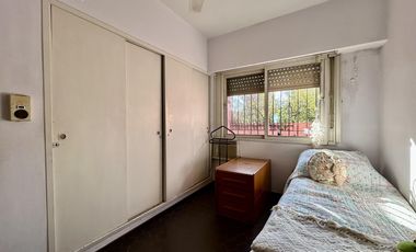 CASA VENTA VICENTE LOPEZ 5 AMBIENTES COCHERA