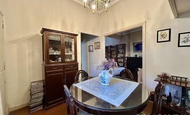 CASA VENTA VICENTE LOPEZ 5 AMBIENTES COCHERA