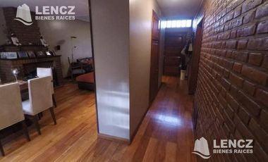 VENTA HERMOSO CHALET DE 5 AMB C/COCH DOBLE , JARDIN Y QUINCHO -QUILMES CENTRO