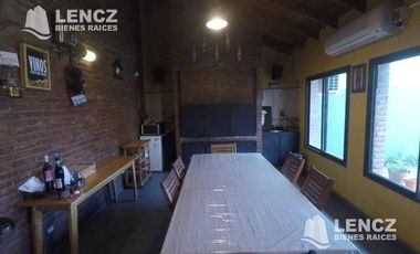 VENTA HERMOSO CHALET DE 5 AMB C/COCH DOBLE , JARDIN Y QUINCHO -QUILMES CENTRO