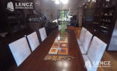 VENTA HERMOSO CHALET DE 5 AMB C/COCH DOBLE , JARDIN Y QUINCHO -QUILMES CENTRO