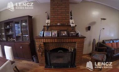 VENTA HERMOSO CHALET DE 5 AMB C/COCH DOBLE , JARDIN Y QUINCHO -QUILMES CENTRO