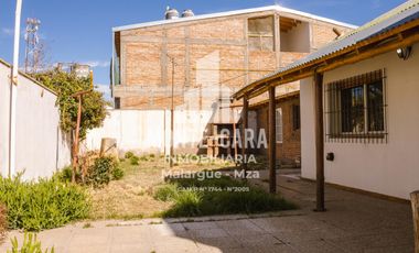 Casa en pleno centro, zona bancaria.