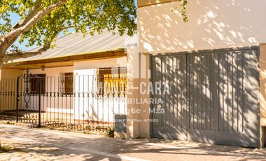 Casa en pleno centro, zona bancaria.