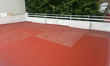 DEPARTAMENTO TIPO CASA EN PRIMER PISO POR ESCALERA - SIN EXPENSAS - EXCELENTE UBICACIÓN. Boedo 601, esq. Azara, Lomas de Zamora