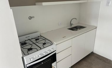 DEPARTAMENTO TIPO CASA EN PRIMER PISO POR ESCALERA - SIN EXPENSAS - EXCELENTE UBICACIÓN. Boedo 601, esq. Azara, Lomas de Zamora