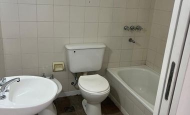 DEPARTAMENTO TIPO CASA EN PRIMER PISO POR ESCALERA - SIN EXPENSAS - EXCELENTE UBICACIÓN. Boedo 601, esq. Azara, Lomas de Zamora