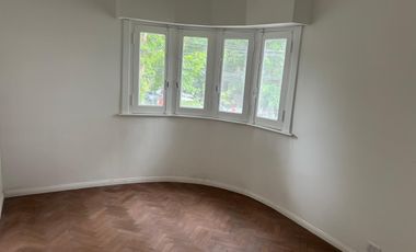 DEPARTAMENTO TIPO CASA EN PRIMER PISO POR ESCALERA - SIN EXPENSAS - EXCELENTE UBICACIÓN. Boedo 601, esq. Azara, Lomas de Zamora