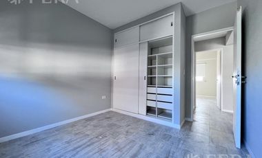 Venta de Departamento 3 ambientes con espacio guardacoche en Sarandi (32011)