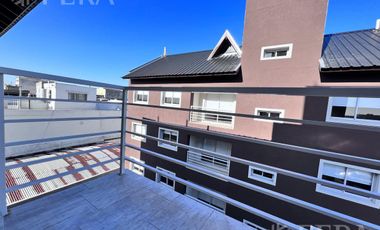Venta de Departamento 3 ambientes con espacio guardacoche en Sarandi (32011)