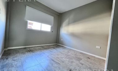 Venta de Departamento 3 ambientes con espacio guardacoche en Sarandi (32011)