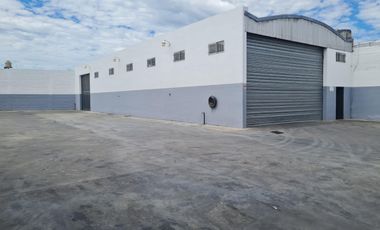 Alquiler Deposito con gran playa de maniobras - Moron