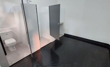 Alquiler Deposito con gran playa de maniobras - Moron