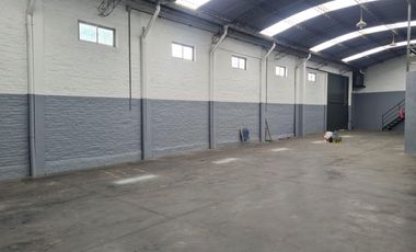 Alquiler Deposito con gran playa de maniobras - Moron