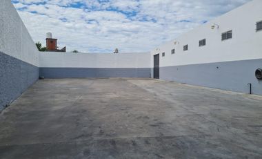 Alquiler Deposito con gran playa de maniobras - Moron