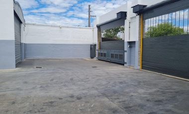 Alquiler Deposito con gran playa de maniobras - Moron