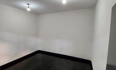 Alquiler Deposito con gran playa de maniobras - Moron