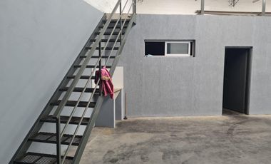 Alquiler Deposito con gran playa de maniobras - Moron