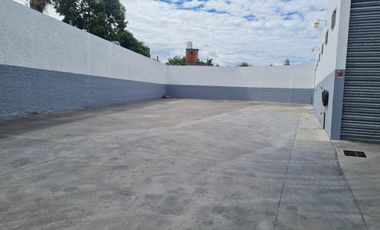 Alquiler Deposito con gran playa de maniobras - Moron