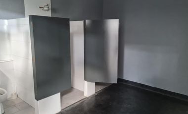 Alquiler Deposito con gran playa de maniobras - Moron