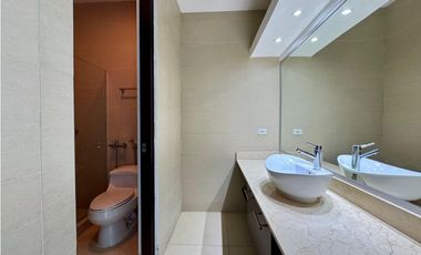 Se alquila apartamento Avenida Balboa
