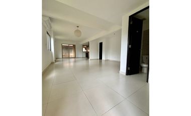 Casa en esquina y extra lote en venta Woodlands Panamá Pacífico