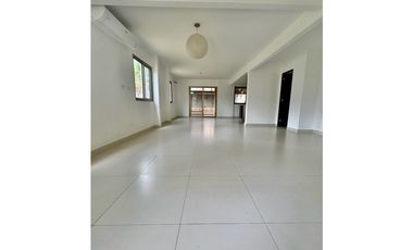 Casa en esquina y extra lote en venta Woodlands Panamá Pacífico