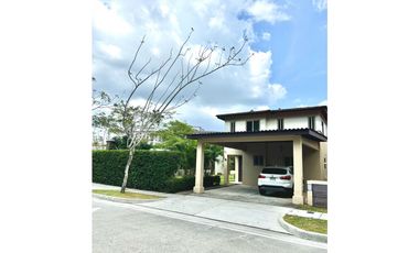 Casa en esquina y extra lote en venta Woodlands Panamá Pacífico