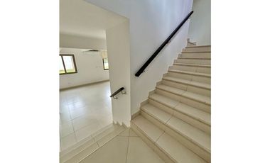 Casa en esquina y extra lote en venta Woodlands Panamá Pacífico
