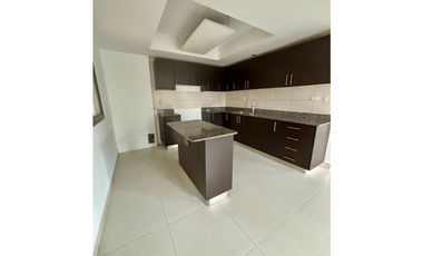 Casa en esquina y extra lote en venta Woodlands Panamá Pacífico