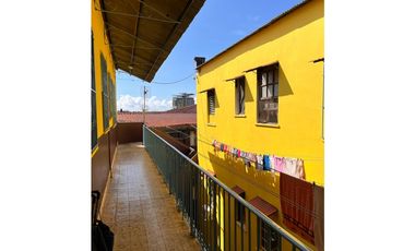 SE VENDE CASA ESTUDIANTES, SANTA ANA