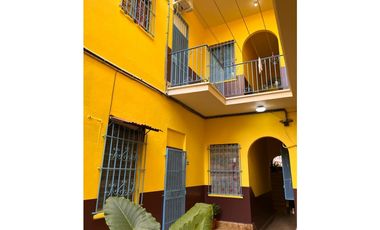 SE VENDE CASA ESTUDIANTES, SANTA ANA