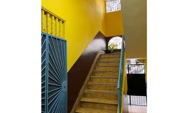 SE VENDE CASA ESTUDIANTES, SANTA ANA