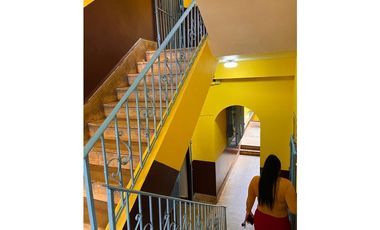 SE VENDE CASA ESTUDIANTES, SANTA ANA