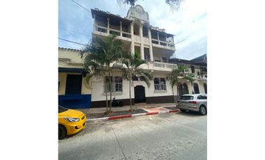 SE VENDE CASA ESTUDIANTES, SANTA ANA
